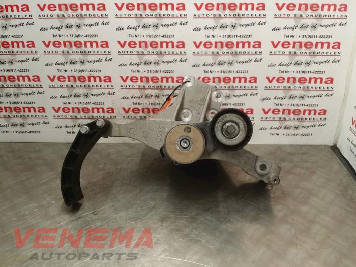 Gebruikte Dynamosteun onder Fiat 500 (312) 1.2 Prijs € 34,95 Margeregeling aangeboden door Venema Autoparts