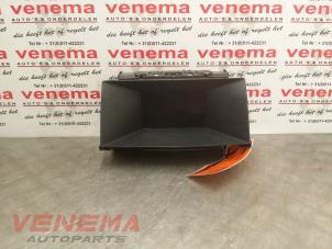 Gebruikte Display Interieur Opel Astra H SW (L35) 1.9 CDTi 100 Prijs € 19,00 Margeregeling aangeboden door Venema Autoparts