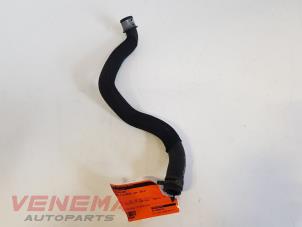 Gebruikte Koelwaterslang Mercedes E (W212) E-250 CDI 16V BlueTec Prijs € 14,99 Margeregeling aangeboden door Venema Autoparts