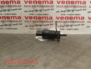 Gebruikte Ruitensproeierpomp voor Mercedes E (W212) E-250 CDI 16V BlueTec Prijs € 10,00 Margeregeling aangeboden door Venema Autoparts