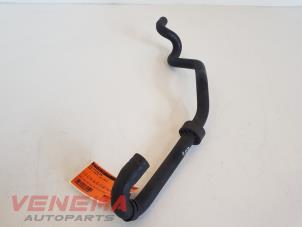 Gebruikte Koelwaterslang BMW 5 serie Touring (E61) 520d 16V Prijs € 9,99 Margeregeling aangeboden door Venema Autoparts