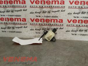 Gebruikte Sensor Airbag Fiat 500X (334) 1.6 D 16V Multijet II Prijs € 15,00 Margeregeling aangeboden door Venema Autoparts
