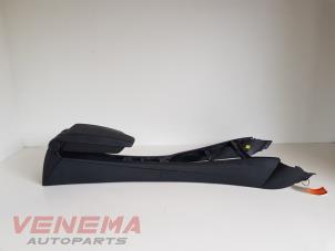 Gebruikte Middenconsoles BMW 1 serie (E81) 118i 16V Prijs € 69,99 Margeregeling aangeboden door Venema Autoparts