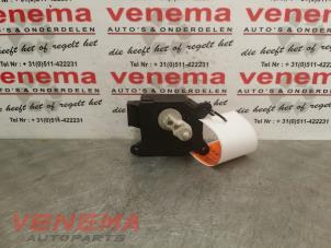 Gebruikte Kachelklep Motor Citroen C2 (JM) 1.4 16V Sensodrive Stop & Start Prijs € 19,00 Margeregeling aangeboden door Venema Autoparts
