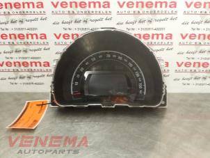 Gebruikte Kilometerteller KM Renault Twingo III (AH) 1.0 SCe 70 12V Prijs € 99,00 Margeregeling aangeboden door Venema Autoparts