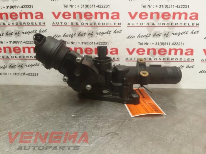 Gebruikte Thermostaathuis Mercedes A (W176) 1.5 A-180 CDI, A-180d 16V Prijs € 39,00 Margeregeling aangeboden door Venema Autoparts