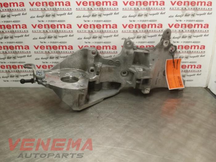 Gebruikte Dynamosteun onder Seat Ibiza ST (6J8) 1.2 TDI Ecomotive Prijs € 39,95 Margeregeling aangeboden door Venema Autoparts