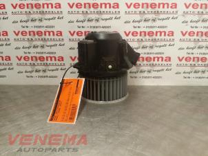 Gebruikte Aanjager Renault Twingo III (AH) 1.0 SCe 70 12V Prijs € 14,99 Margeregeling aangeboden door Venema Autoparts