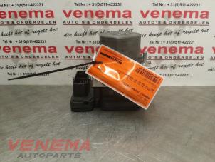 Gebruikte ABS Pomp Renault Twingo III (AH) 1.0 SCe 70 12V Prijs € 118,99 Margeregeling aangeboden door Venema Autoparts