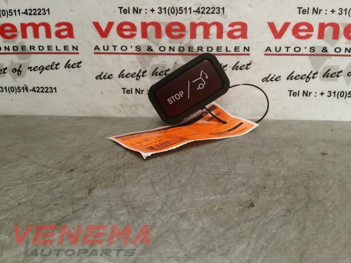 Gebruikte Schakelaar achterklep Mercedes GLC (X253) 2.2 250d 16V BlueTEC 4-Matic Prijs € 19,95 Margeregeling aangeboden door Venema Autoparts