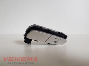 Gebruikte Schakelaar Stoelverwarming Mercedes GLC (X253) 2.2 250d 16V BlueTEC 4-Matic Prijs € 9,99 Margeregeling aangeboden door Venema Autoparts