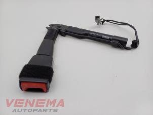 Gebruikte Veiligheidsgordel Insteek rechts-voor BMW 3 serie (E90) 318i 16V Prijs € 29,99 Margeregeling aangeboden door Venema Autoparts