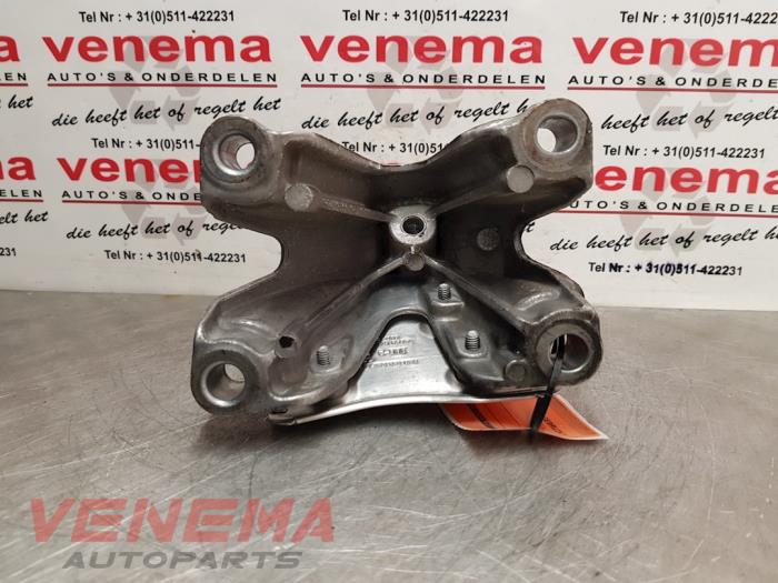 Motorsteun van een Audi A6 Avant (C7) 3.0 TDI V6 24V Quattro 2015