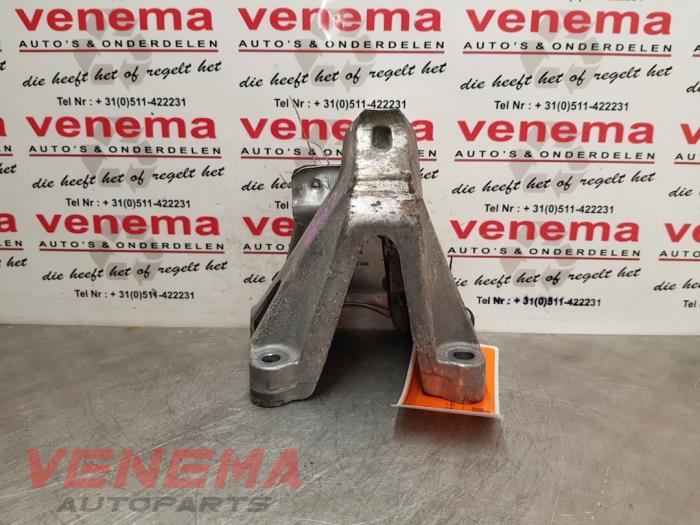 Motorsteun van een Audi A6 Avant (C7) 3.0 TDI V6 24V Quattro 2015