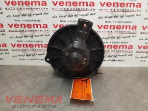 Gebruikte Kachel Ventilatiemotor Mitsubishi Colt (CJ) 1.6 GLXi 16V Prijs € 29,95 Margeregeling aangeboden door Venema Autoparts