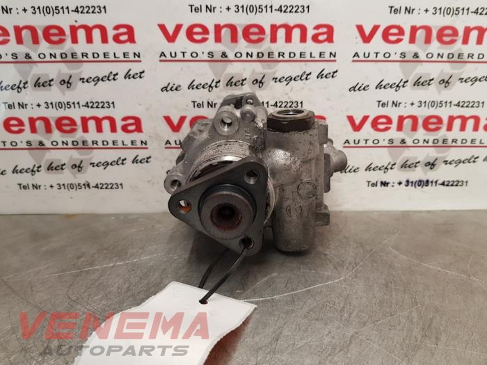 Gebruikte Stuurpomp Audi A4 Avant Quattro (B6) 2.5 TDI V6 24V Prijs € 69,95 Margeregeling aangeboden door Venema Autoparts