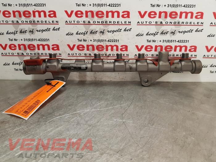 Gebruikte Injector brug Renault Megane III Grandtour (KZ) 1.9 dCi Prijs € 49,95 Margeregeling aangeboden door Venema Autoparts
