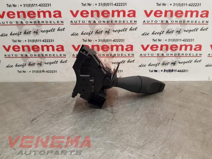 Richtingaanwijzer Schakelaar van een Ford Fusion 1.4 TDCi 2007