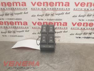 Gebruikte Ruit schakelaar elektrisch Ford Mondeo III Wagon 2.0 16V Prijs € 9,99 Margeregeling aangeboden door Venema Autoparts