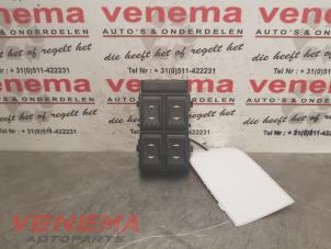 Gebruikte Ruit schakelaar elektrisch Ford Mondeo III Wagon 2.0 TDCi 115 16V Prijs € 9,99 Margeregeling aangeboden door Venema Autoparts