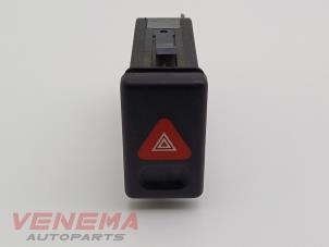 Gebruikte Alarmlicht Schakelaar Ford Galaxy (WGR) 2.8i V6 24V Prijs € 9,99 Margeregeling aangeboden door Venema Autoparts