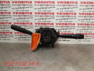 Gebruikte Schakelaar Stuurkolom (licht) Fiat Cinquecento 0.9 i.e. S Prijs € 24,95 Margeregeling aangeboden door Venema Autoparts