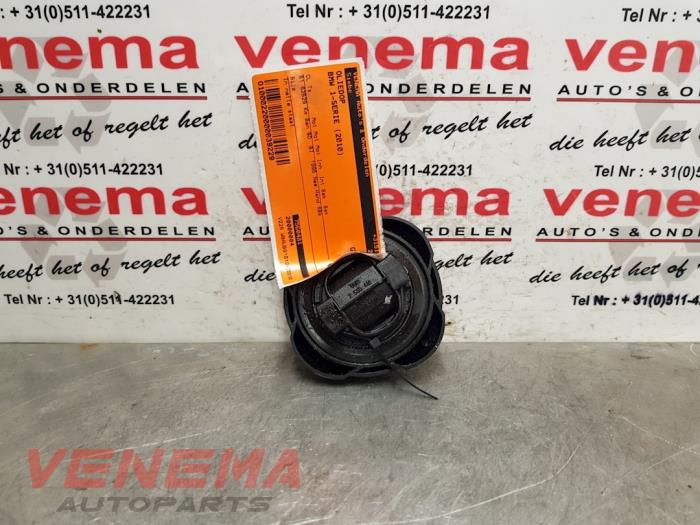 Oliedop van een BMW 1 serie (E81) 118i 16V 2010