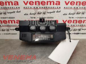 Gebruikte Display Interieur Kia Sorento I (JC) 2.5 CRDi 16V Prijs € 34,95 Margeregeling aangeboden door Venema Autoparts