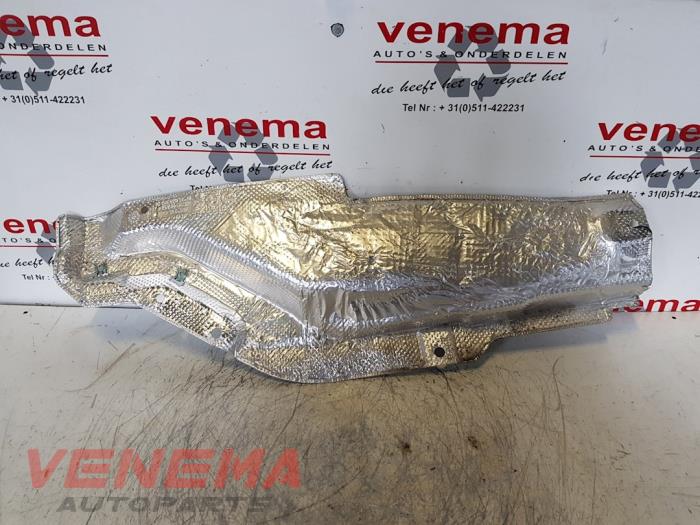 Gebruikte Hitteschild uitlaat BMW X1 (E84) sDrive 20i 2.0 16V Twin Power Turbo Prijs € 9,99 Margeregeling aangeboden door Venema Autoparts