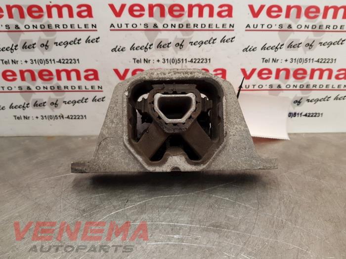 Gebruikte Motorrubber Volkswagen Golf VII (AUA) 2.0 TDI 16V Prijs € 14,99 Margeregeling aangeboden door Venema Autoparts