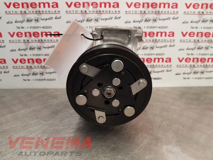 Gebruikte Aircopomp Renault Megane IV (RFBB) 1.3 TCE 140 16V Prijs € 249,99 Margeregeling aangeboden door Venema Autoparts