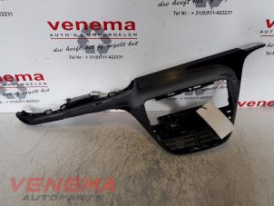 Gebruikte Dashboard deel Peugeot 208 I (CA/CC/CK/CL) 1.2 Vti 12V PureTech GPL Prijs € 39,99 Margeregeling aangeboden door Venema Autoparts