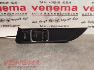 Gebruikte Schakelaar BMW 1 serie (F20) 116i 1.6 16V Prijs € 34,99 Margeregeling aangeboden door Venema Autoparts