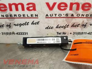 Gebruikte Antenne Versterker Audi A1 Sportback (8XA/8XF) 1.0 TFSI Ultra 12V Prijs € 14,99 Margeregeling aangeboden door Venema Autoparts
