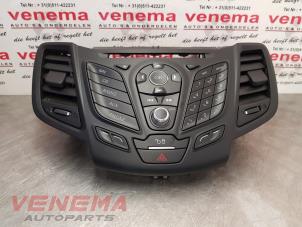 Gebruikte Radiobedienings paneel Ford Fiesta 6 (JA8) 1.0 EcoBoost 12V 100 Prijs € 74,99 Margeregeling aangeboden door Venema Autoparts