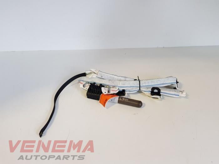 Airbag hemel links van een Opel Corsa D 1.2 16V 2013