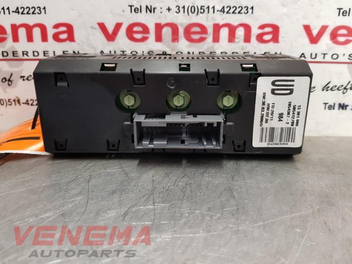 Gebruikte Display Interieur Opel Corsa D 1.2 16V Prijs € 14,99 Margeregeling aangeboden door Venema Autoparts