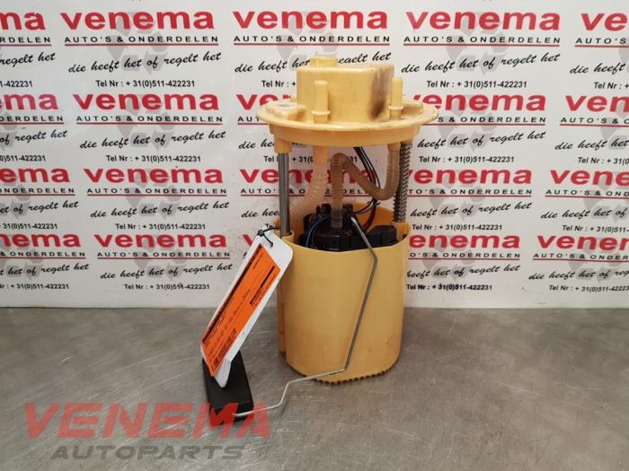 Gebruikte Tank element Pomp Opel Corsa D 1.3 CDTi 16V ecoFLEX Prijs € 49,99 Margeregeling aangeboden door Venema Autoparts