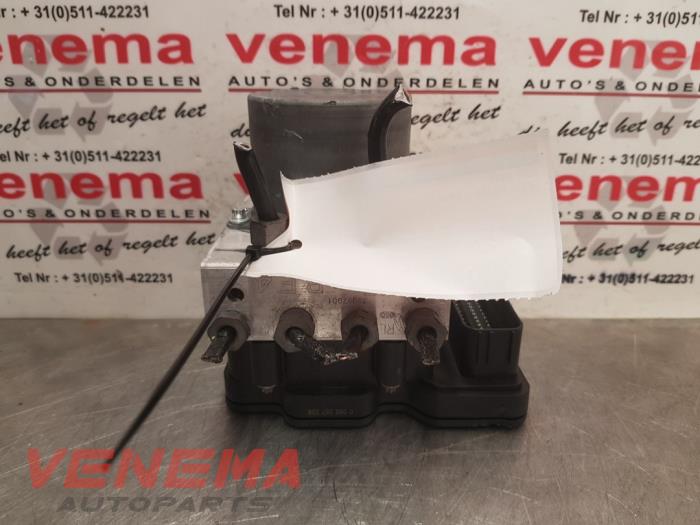 ABS Pomp van een Opel Astra K Sports Tourer 1.6 CDTI 136 16V 2018