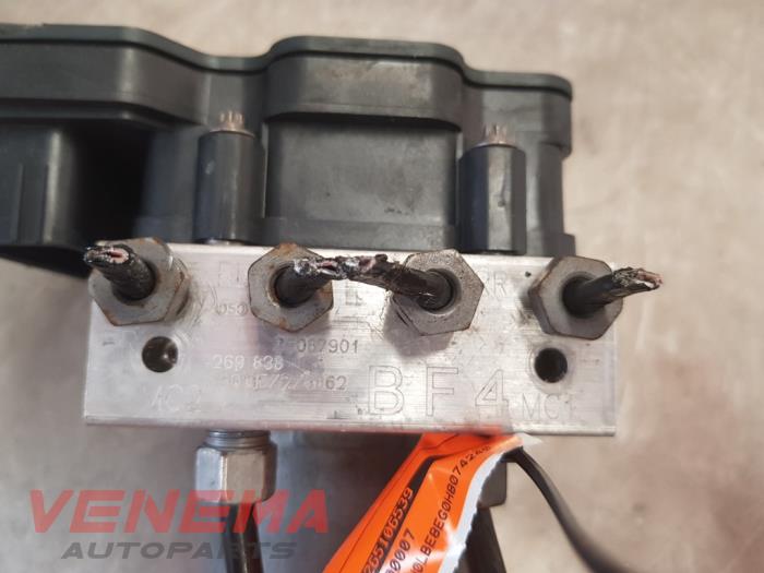 ABS Pomp van een Opel Astra K Sports Tourer 1.6 CDTI 136 16V 2018