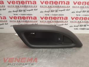 Gebruikte Ruit schakelaar elektrisch Opel Astra K Sports Tourer 1.6 CDTI 136 16V Prijs € 19,99 Margeregeling aangeboden door Venema Autoparts