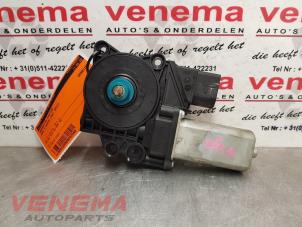 Gebruikte Motor electrisch raam BMW 3 serie Touring (E91) 318i 16V Prijs € 34,99 Margeregeling aangeboden door Venema Autoparts