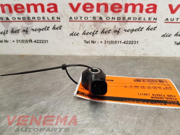 Klopsensor van een Ford Fiesta 6 (JA8) 1.0 EcoBoost 12V 100 2017