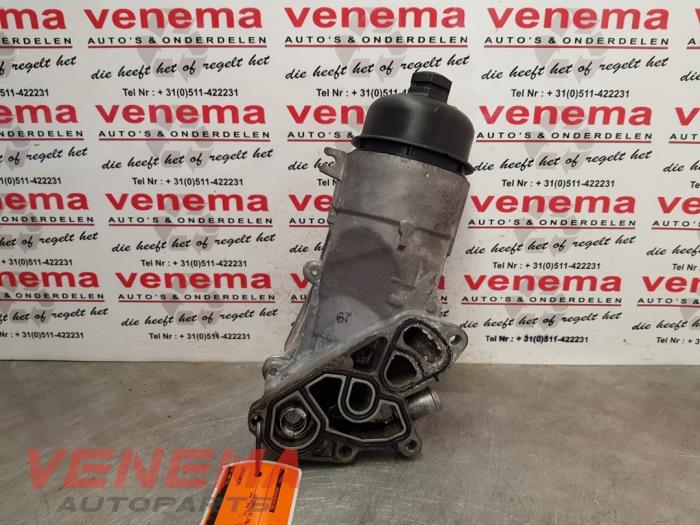Gebruikte Oliefilterhuis Peugeot 208 I (CA/CC/CK/CL) 1.4 HDi Prijs € 44,99 Margeregeling aangeboden door Venema Autoparts