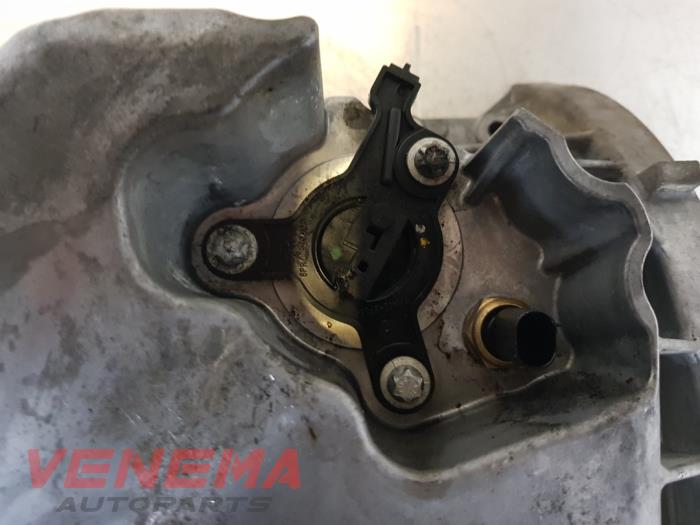 Carterpan van een Mercedes-Benz E (VF211) 2.2 E-220 CDI 16V 2009