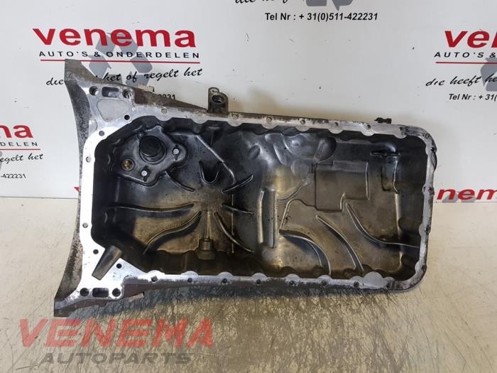Carterpan van een Mercedes-Benz E (VF211) 2.2 E-220 CDI 16V 2009