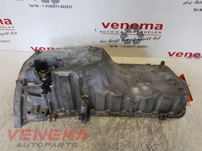 Carterpan van een Mercedes-Benz E (VF211) 2.2 E-220 CDI 16V 2009