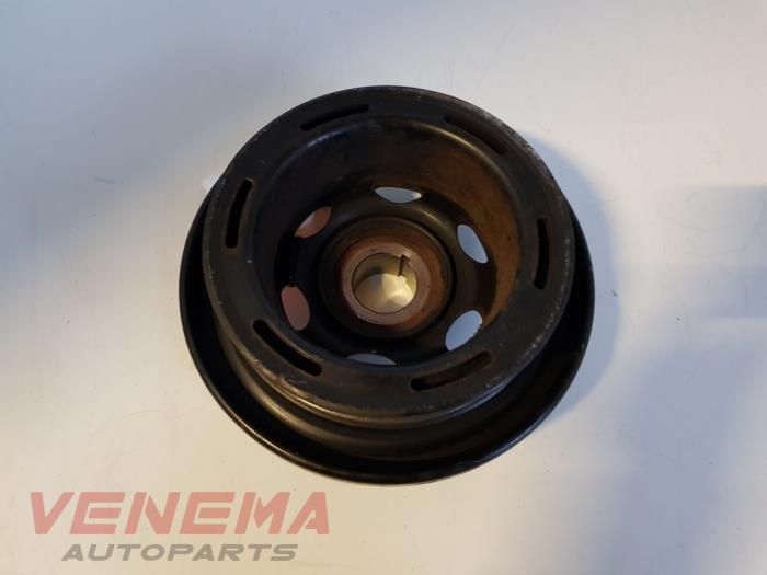 Gebruikte Poelie Krukas Mercedes E (VF211) 2.2 E-220 CDI 16V Prijs € 39,99 Margeregeling aangeboden door Venema Autoparts