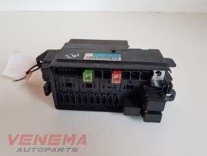 Gebruikte Zekeringkast Mini Mini (R56) 1.6 16V Cooper Prijs € 39,99 Margeregeling aangeboden door Venema Autoparts