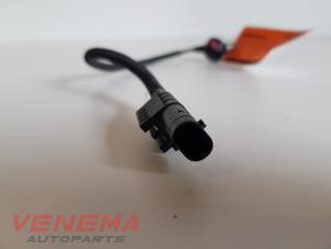 Klopsensor van een Volkswagen Golf VII Variant (AUVV) 1.6 16V 2015